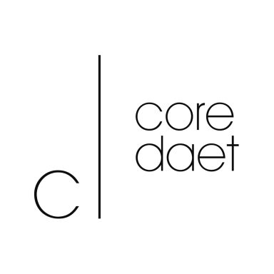 Logo van Core Daet met gestileerde tekst en eenvoudige lijnen.